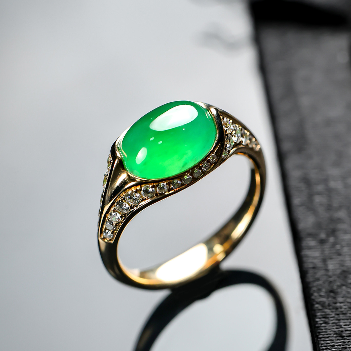 Yangzi Jewelry Cuihu Laokeng Bing full of green design jade ring 9.2