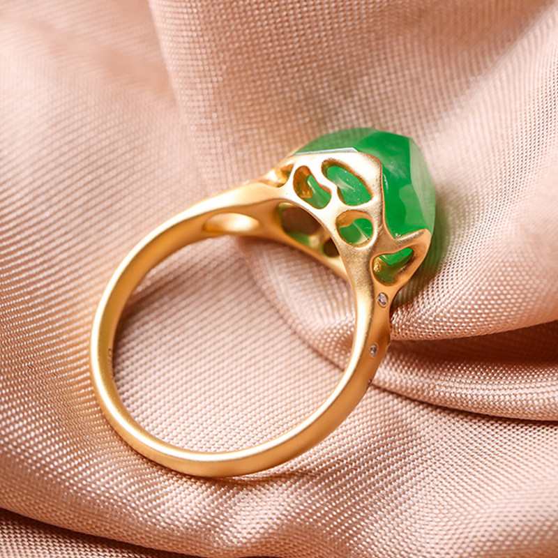 羊子珠宝  几何绿境 老坑高冰种满绿几何切型18K金镶嵌翡翠戒指,淘宝优惠券,粉丝福利购,淘宝优惠卷