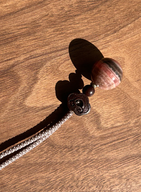 诗情女款水晶红纹石精美纹路吊坠