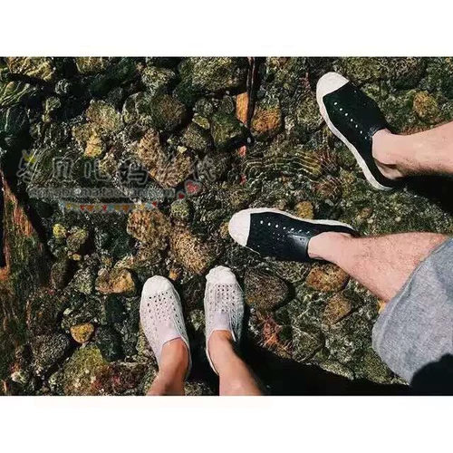 Тапочки в стиле Crocs, босоножки, дышащая нескользящая летняя пляжная обувь, удобная обувь, подходят для подростков, для влюбленных, семейный стиль