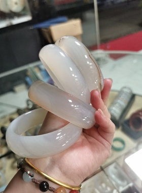 包邮天然轮胎加宽大红黄深草绿白灰天然玛瑙手镯圈口加厚加宽玉髓