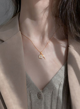 新款闪钻锁钥匙项链简约清新设计小众冷淡风气质轻奢潮锁骨链ins