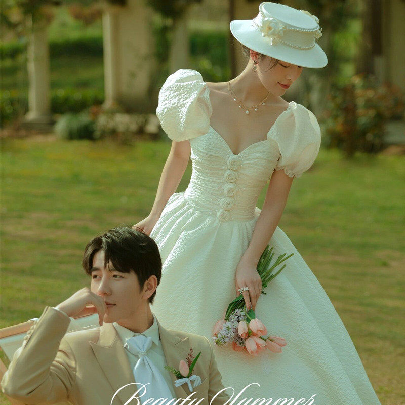 新款影楼主题情侣写真法式复古婚纱 耳夲婚纱