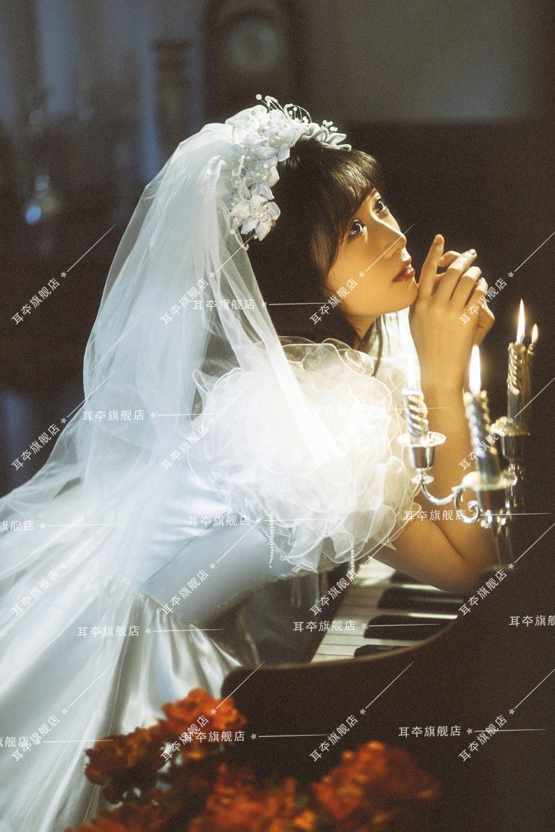 影楼80年代复古喜嫁港风怀旧轻婚纱 耳夲婚纱
