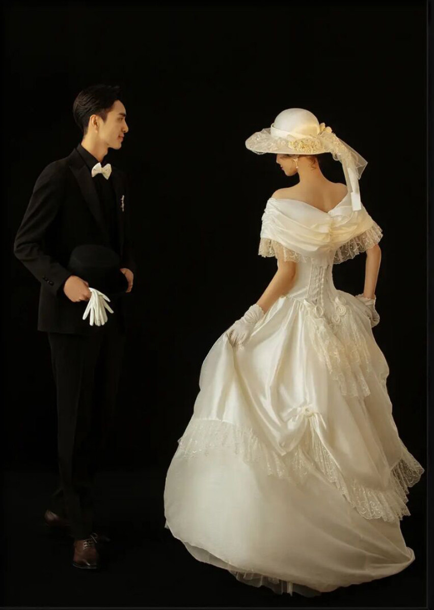 新款复古怀旧喜嫁港风蕾丝花边婚纱 耳夲婚纱