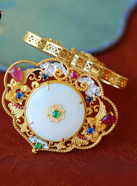 衣锦媚行S925镀金和田玉香囊吊坠