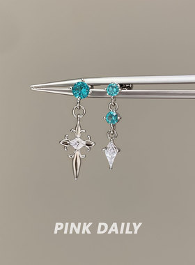 Pink Daily爆闪帕绿色菱形十字架吊坠钛钢耳钉女双耳洞耳坠耳饰
