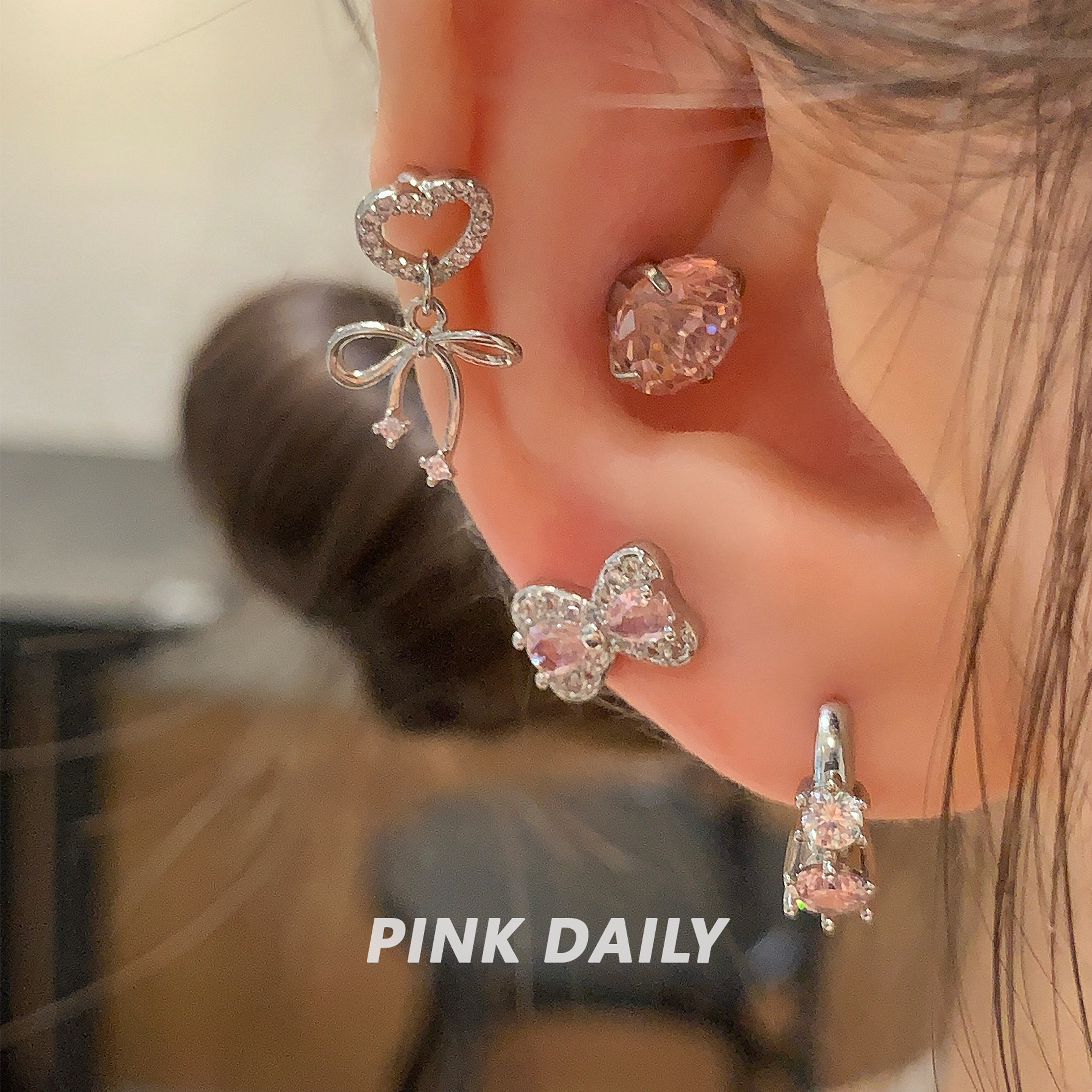 Pink Daily粉色满钻爱心蝴蝶结飘带钛钢耳钉甜美风精致耳骨钉耳饰,淘宝优惠券,粉丝福利购,淘宝优惠卷