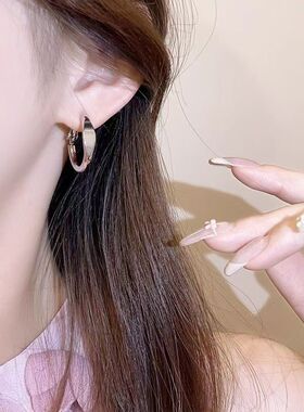 韩版时尚冷淡风金属耳扣女2026年新款潮气质轻奢高级感耳环耳饰品