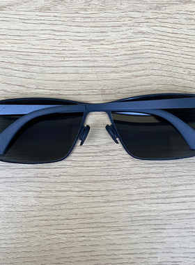 马登超轻小方框无螺丝偏光太阳镜