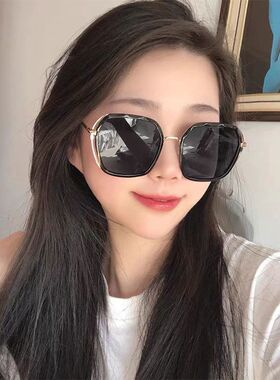 韩版网红大框显脸小墨镜女夏季防紫外线高级感旅行遮光太阳眼镜女