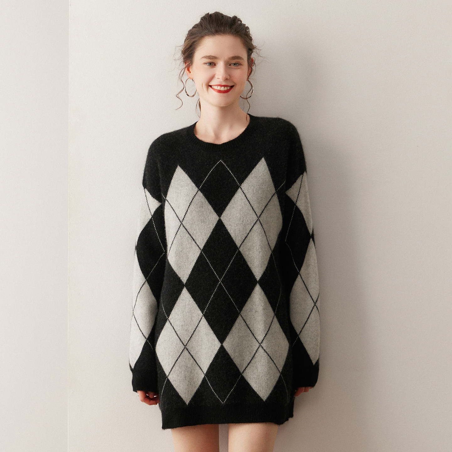 英伦风圆领羊绒衫女中长款配靴子的毛衣裙针织加厚大菱形格羊毛衫,淘宝优惠券,粉丝福利购,淘宝优惠卷