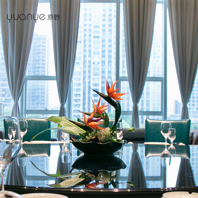 Hotel table flower arrangement round table turntable