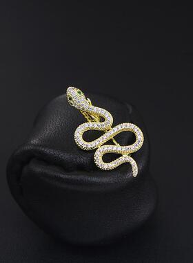 镀真金精致小蛇胸针不随众
