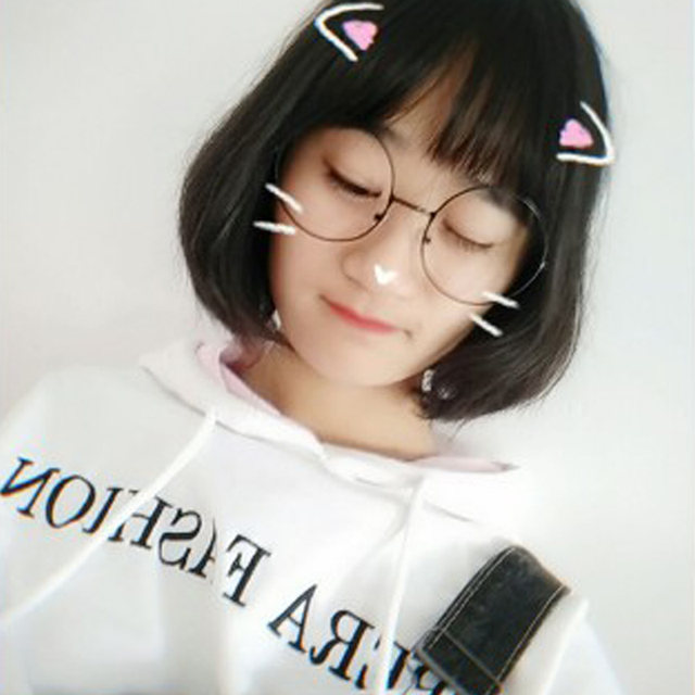 girl with circle glasses