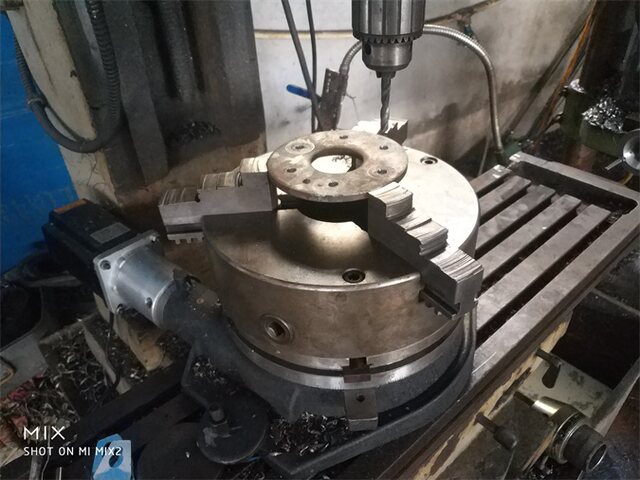 Vertical drill modification CNC two-axis up and down tool division