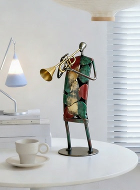 复古铁艺电镀人物桌面摆件送礼