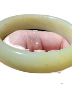 吴瓜瓜天然黄口桂花糕和田玉手镯