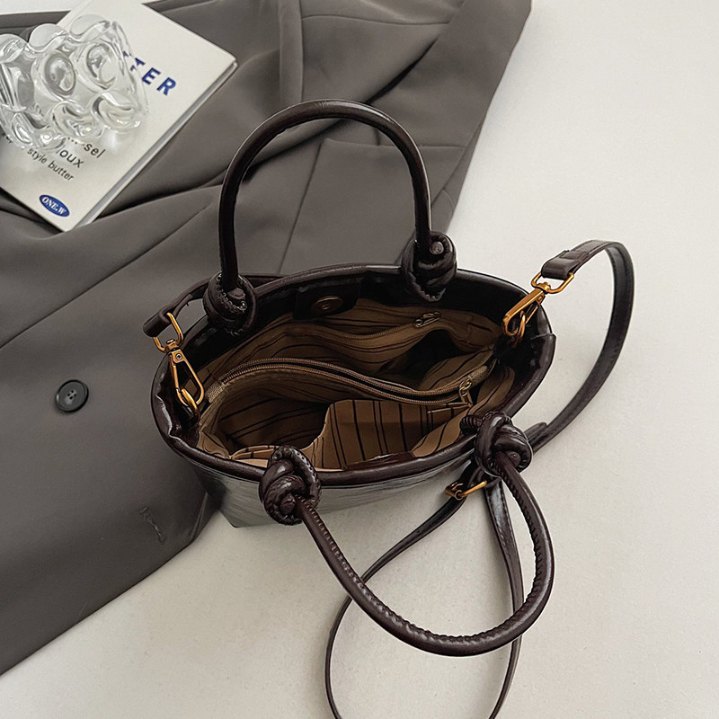 高级感复古斜挎包包女2025新款时尚百搭单肩包超火手提水桶包女包,淘宝优惠券,粉丝福利购,淘宝优惠卷