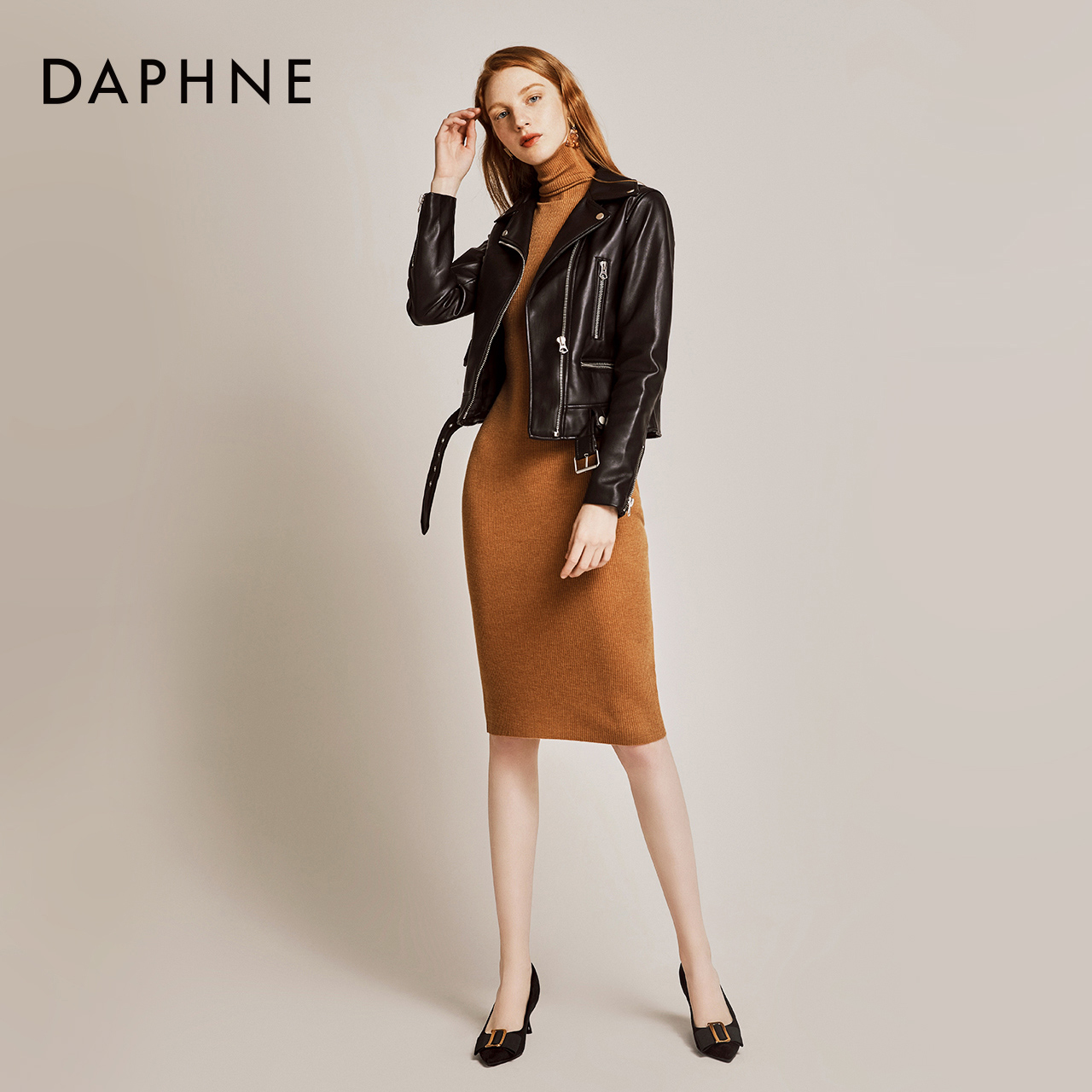 秋优雅方扣小猫跟单鞋气质绒面浅口通勤鞋 2019 达芙妮 Daphne 秋优雅方扣小猫跟单鞋气质绒面浅口通勤鞋 2019 达芙妮 Daphne