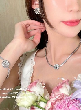 波光粼粼玫瑰花朵石项链 镀18K金蔷薇花锆石满钻锁骨链流苏耳坠