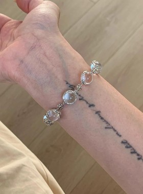 设计感切面白手链气质公主风