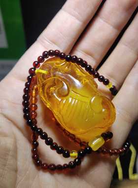 纯天然原矿蜜蜡如意风化纹吊坠