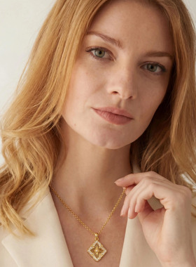 Lottie布契拉丝四叶草锁骨链