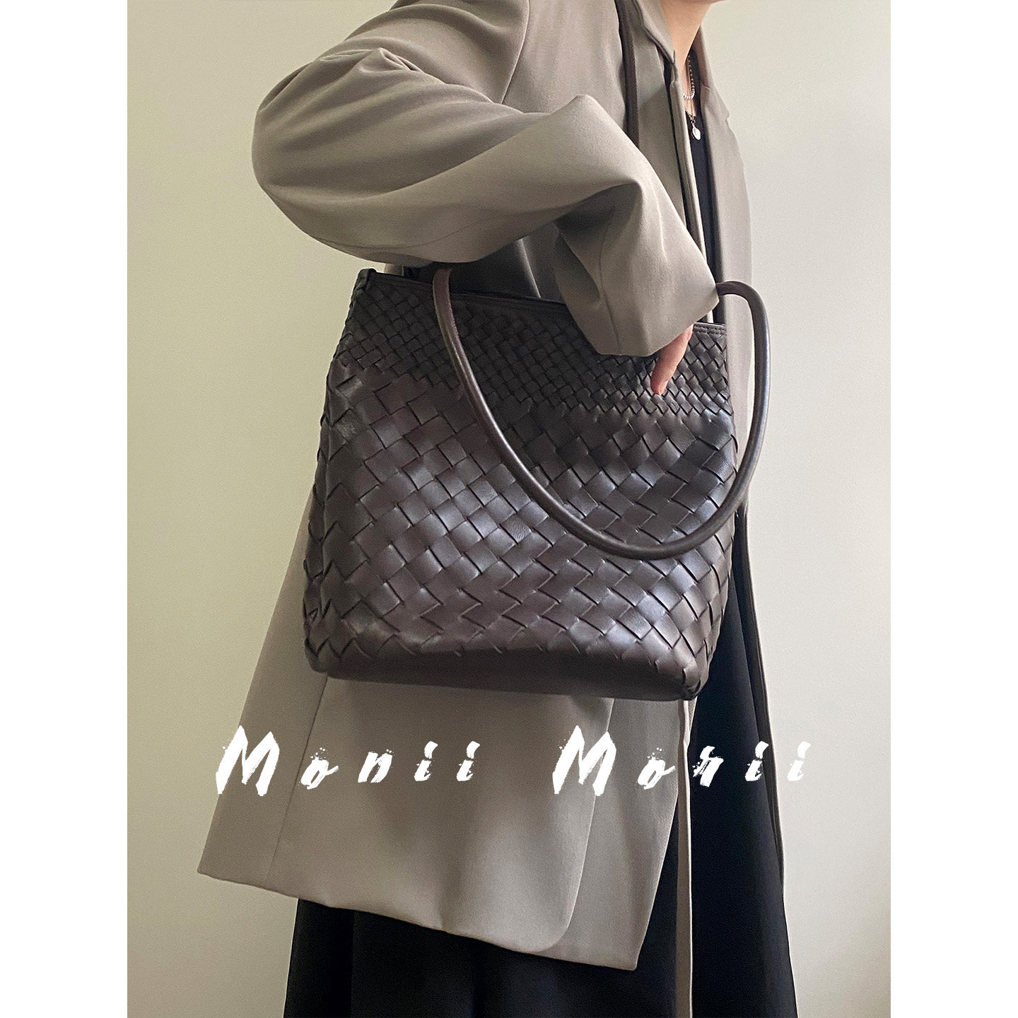 怪兽君包包2025新款水桶包通勤真皮单肩包大容量编织羊皮腋下包女,淘宝优惠券,粉丝福利购,淘宝优惠卷