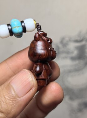 紫檀精雕马上有钱2钥匙扣小挂件