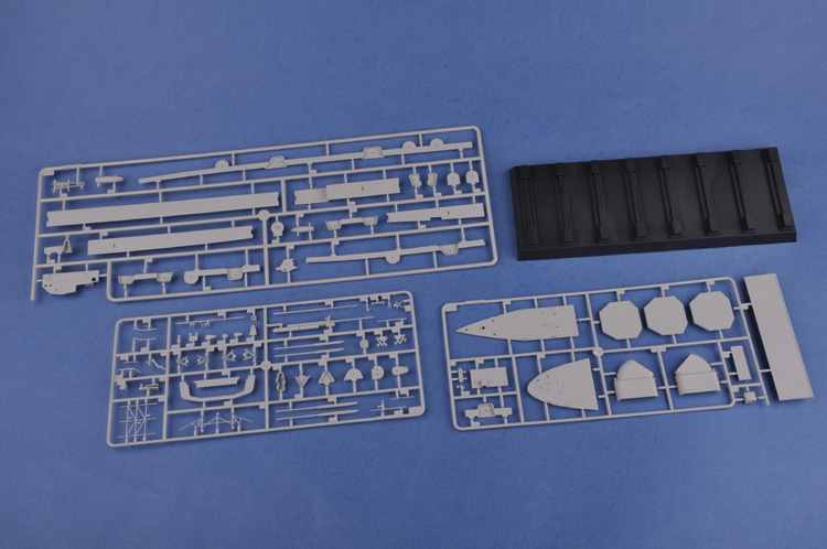 TRUMPETER 小号手 1/350 格拉夫 齐柏林 航母 05627 拼装模型