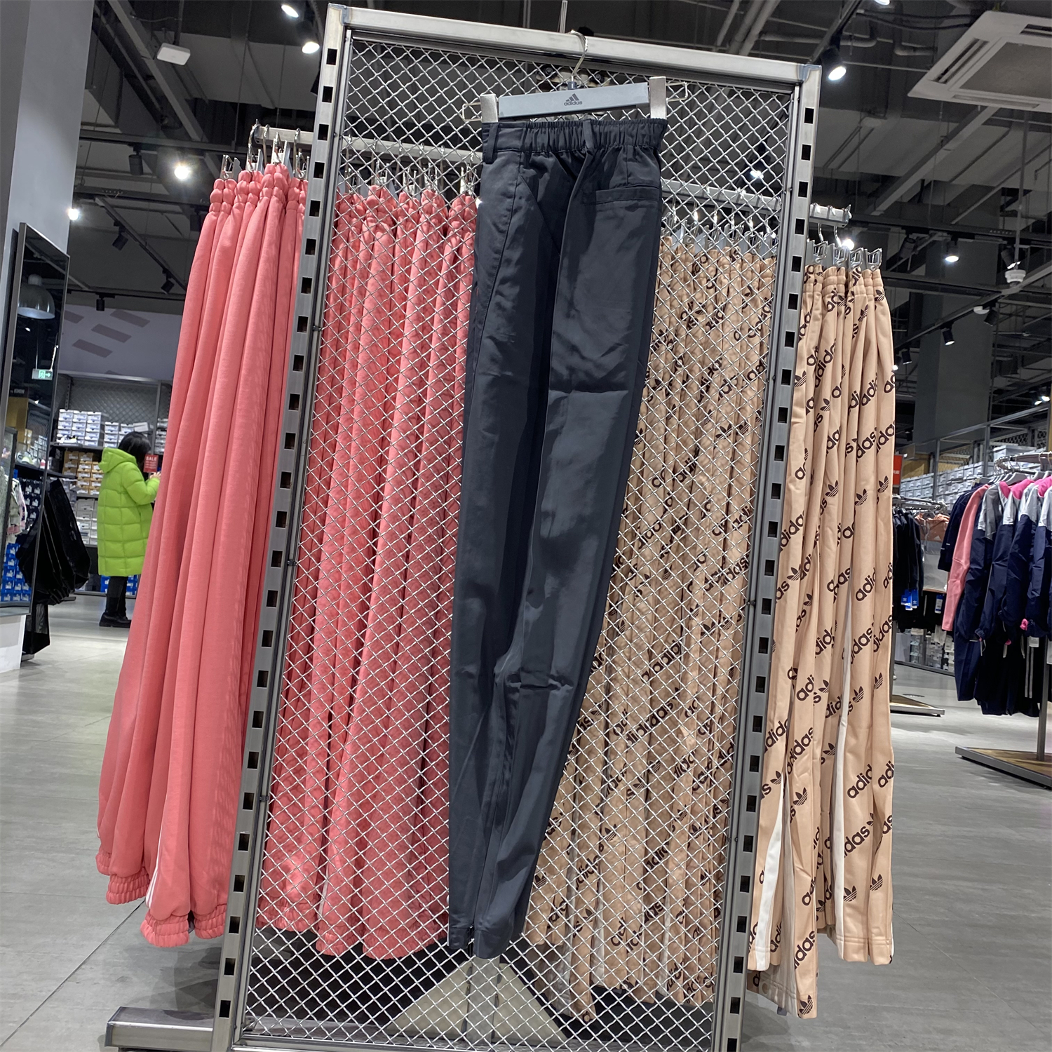 Adidas/阿迪达斯三叶草 CNY Pants 女子春季休闲运动长裤GN4748 - 图0