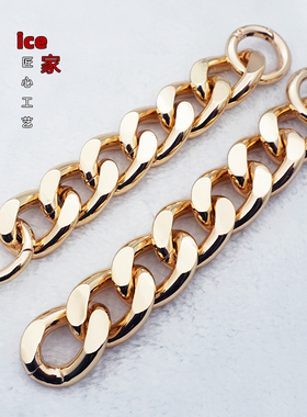 高级感延长链子包带粗链条欧美风
