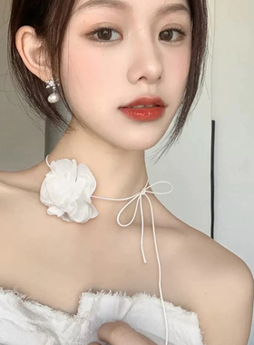 「买二赠一」黑色玫瑰花朵项链