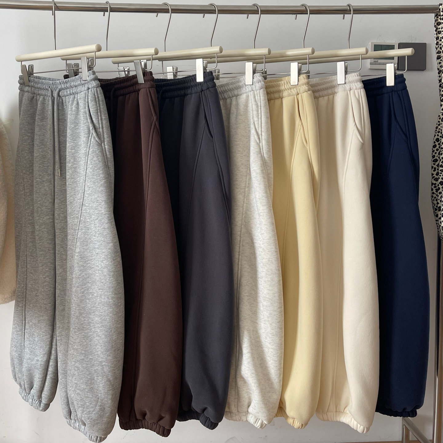 老寒腿救星！韩代@our mome*t 加厚羊羔绒弯刀束脚卫裤过冬雪地裤,淘宝优惠券,粉丝福利购,淘宝优惠卷