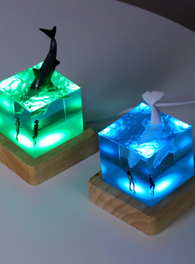 海洋树脂鲸鱼座头鲸5厘米立方体摆件夜光迷你小夜灯生日礼物饰品