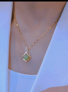 钛钢项链不掉色绿色花苞珠珠吊坠高级感轻奢小众气质轻奢锁骨链女