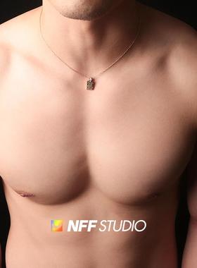 高级感金色方牌钛钢项链