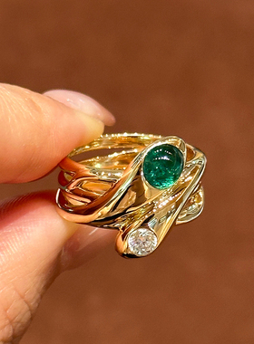 高级复古时髦精美祖母绿和钻石双蛇头设计戒指18k厚金祖母绿戒指