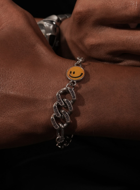 高颜值滴胶笑脸镶钻古巴钛钢手链
