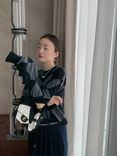 ABow 春季德国机/中性灰棋盘格纹破洞宽松羊毛薄款套头毛衣女围巾 - 图2