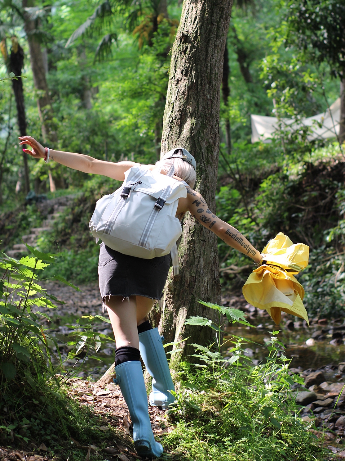 《自然复兴》户外登山轻量化防水休闲登山包运动徒步轻便双肩包 - 图1