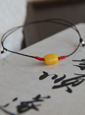 一条可爱的天然小蜜蜡手绳