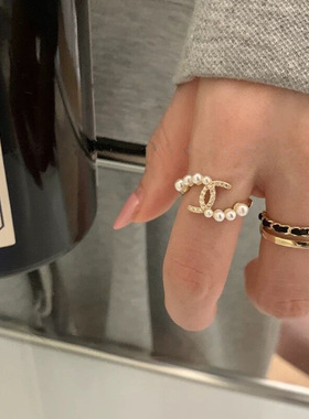 ins潮小香风珍珠锆石字母C戒指女韩国小众设计感时尚简约个性食指