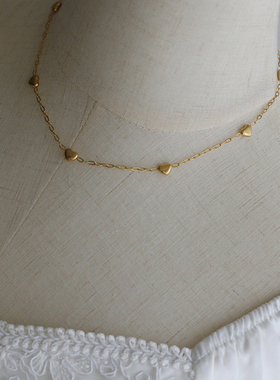 不褪色复古风七颗爱心甜美桃心坠金色锁骨链细链项链钛钢镀K金