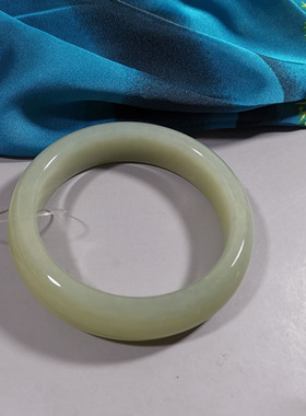 天然和田玉60mm圈口手镯玉镯子