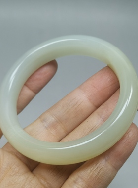 特价22年老店天然和田玉手镯56mm圈口女款玉镯编号5615