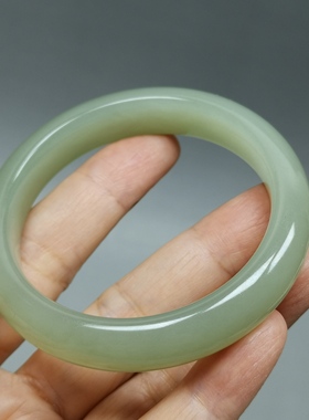 天然和田玉手镯56mm湖水绿玉镯