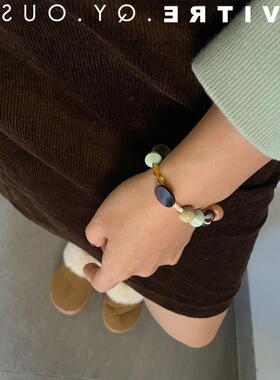 温柔复古色系多宝自然风牛角扣透明绿原创手串默认清新甜美