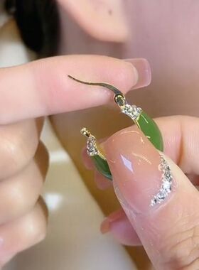 绿色画油C型镶钻小耳扣耳环女防丢设计感网红百搭耳饰新款潮